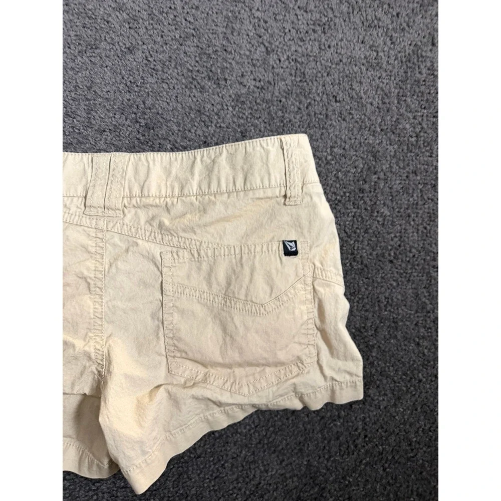 Volcom Tune 2.5 Inch Shorts Tan Khaki Low Rise Cotton Stretch Size 0 B0911012